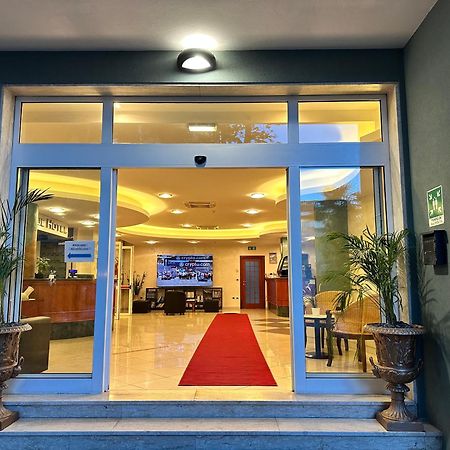 Blue Hotel 切塞纳蒂科 外观 照片