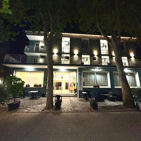 Blue Hotel 切塞纳蒂科 外观 照片