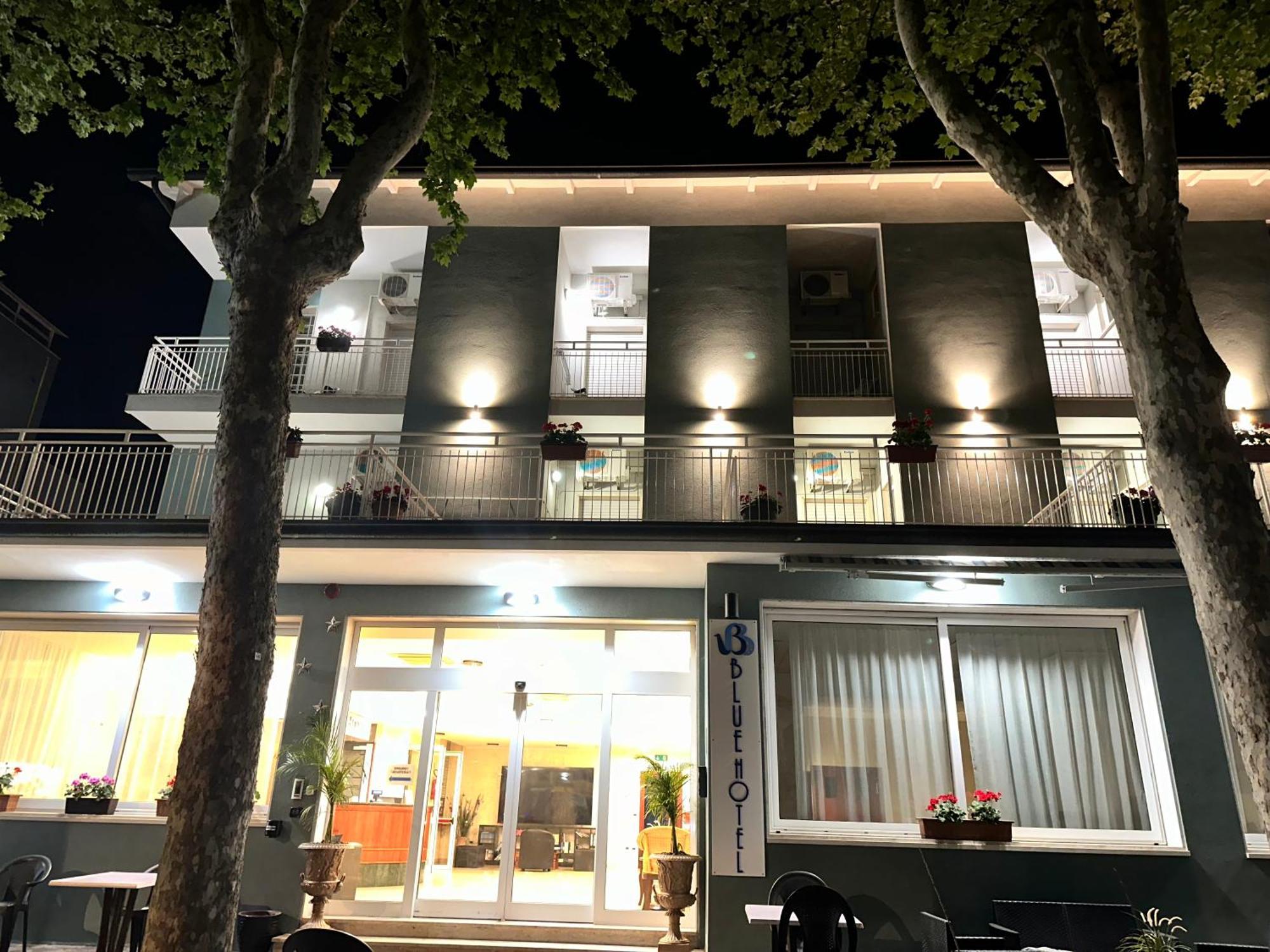 Blue Hotel 切塞纳蒂科 外观 照片