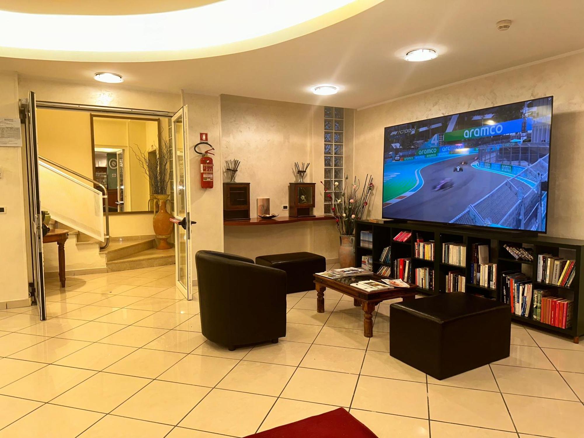 Blue Hotel 切塞纳蒂科 外观 照片