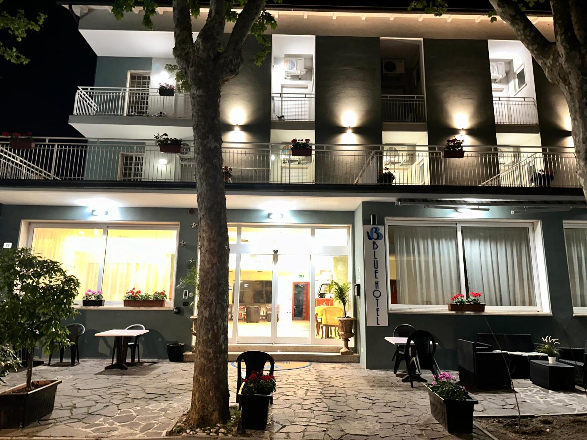 Blue Hotel 切塞纳蒂科 外观 照片