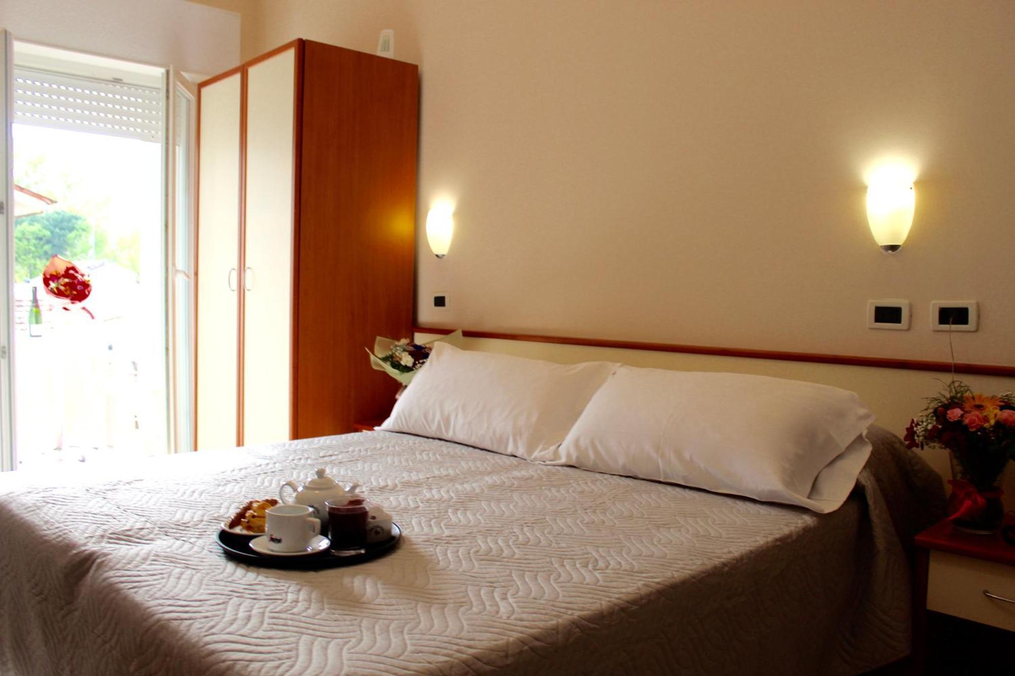 Blue Hotel 切塞纳蒂科 外观 照片