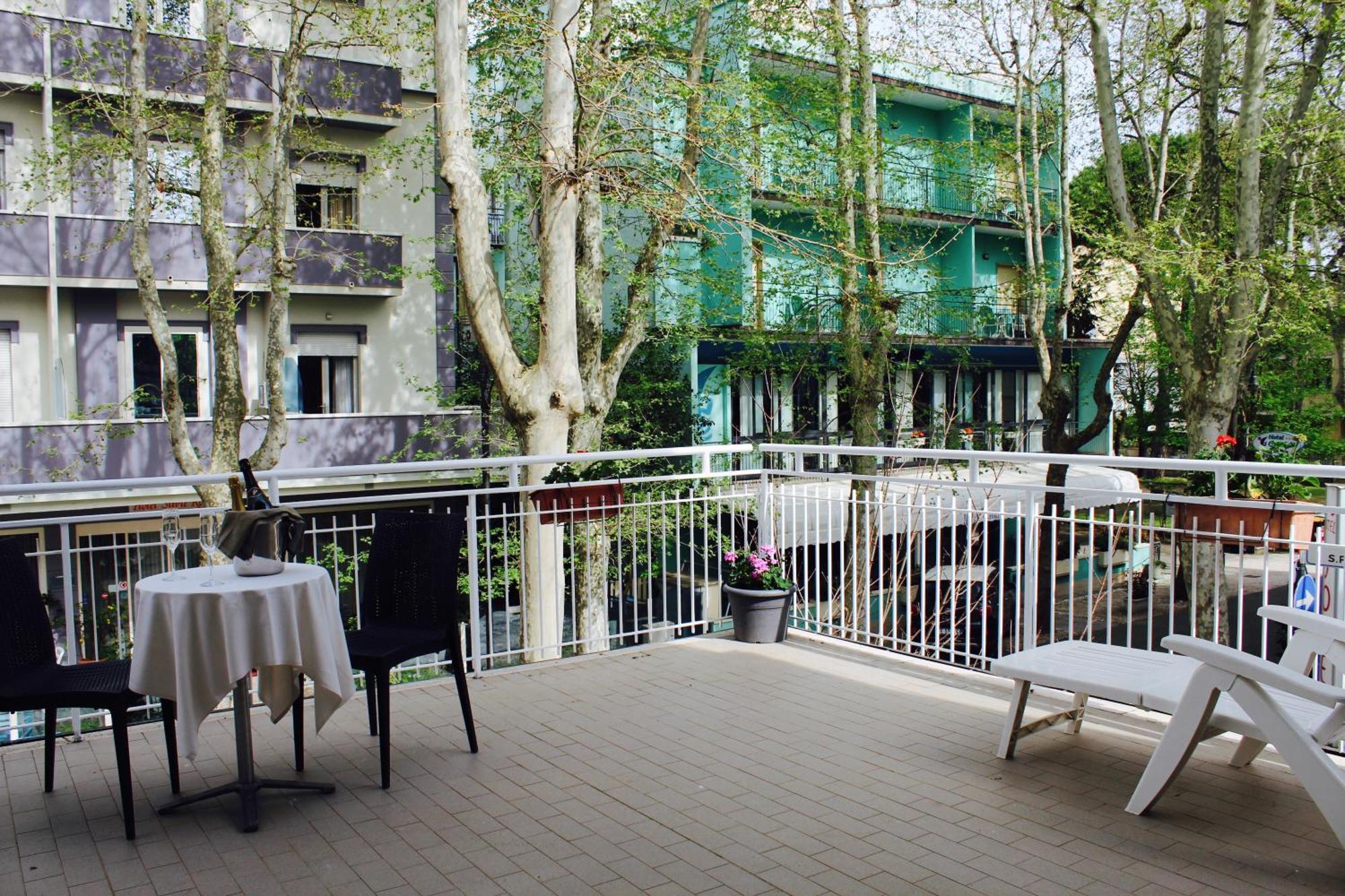 Blue Hotel 切塞纳蒂科 外观 照片
