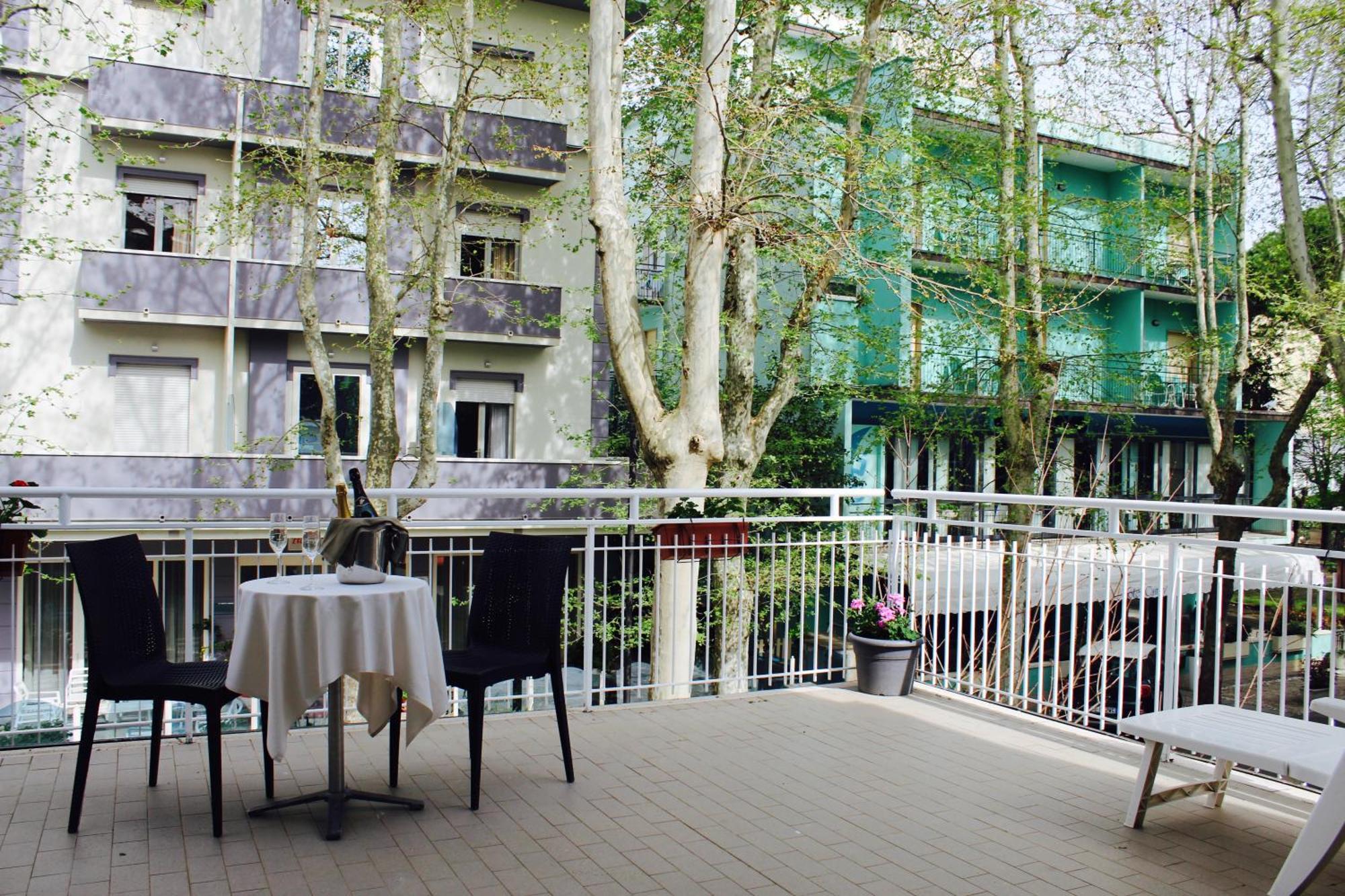 Blue Hotel 切塞纳蒂科 外观 照片